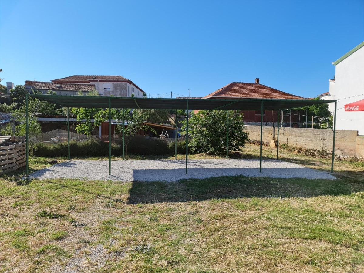 Apartmani Lenka Ugljan Zewnętrze zdjęcie