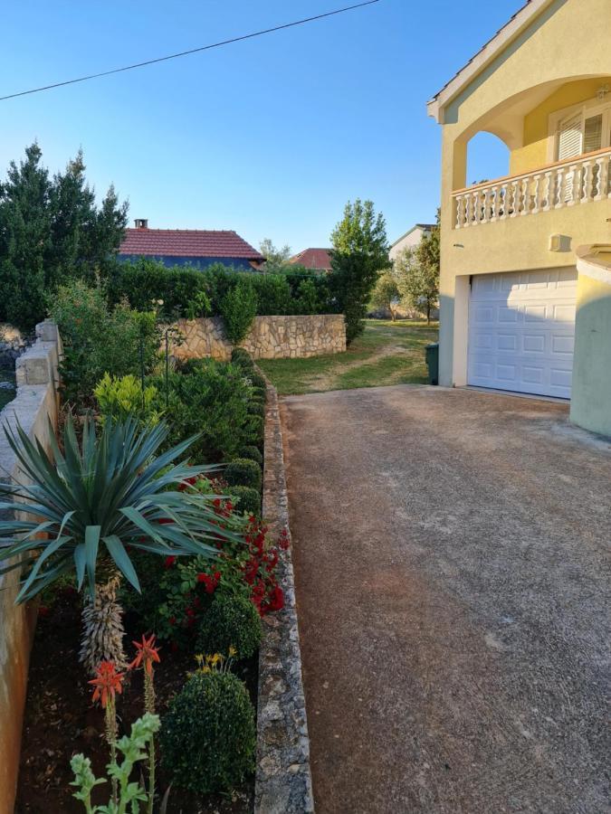 Apartmani Lenka Ugljan Zewnętrze zdjęcie