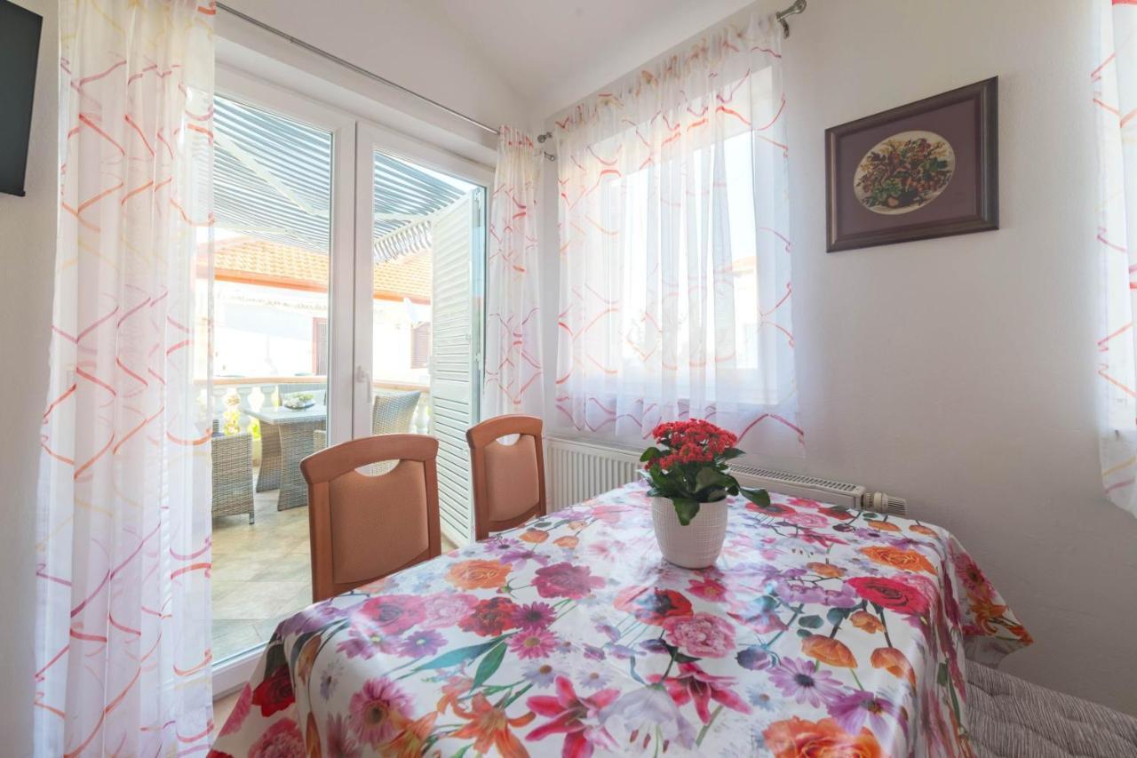 Apartmani Lenka Ugljan Zewnętrze zdjęcie