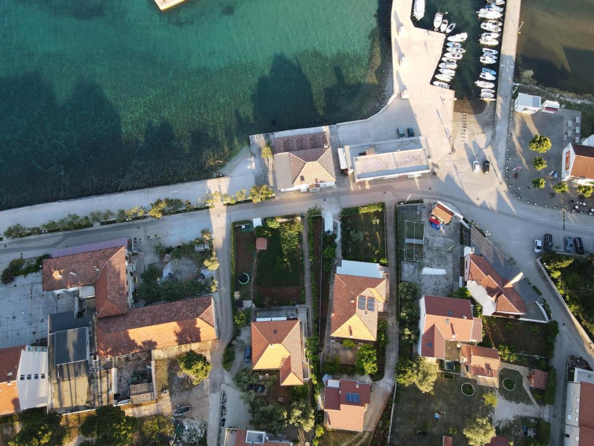 Apartmani Lenka Ugljan Zewnętrze zdjęcie