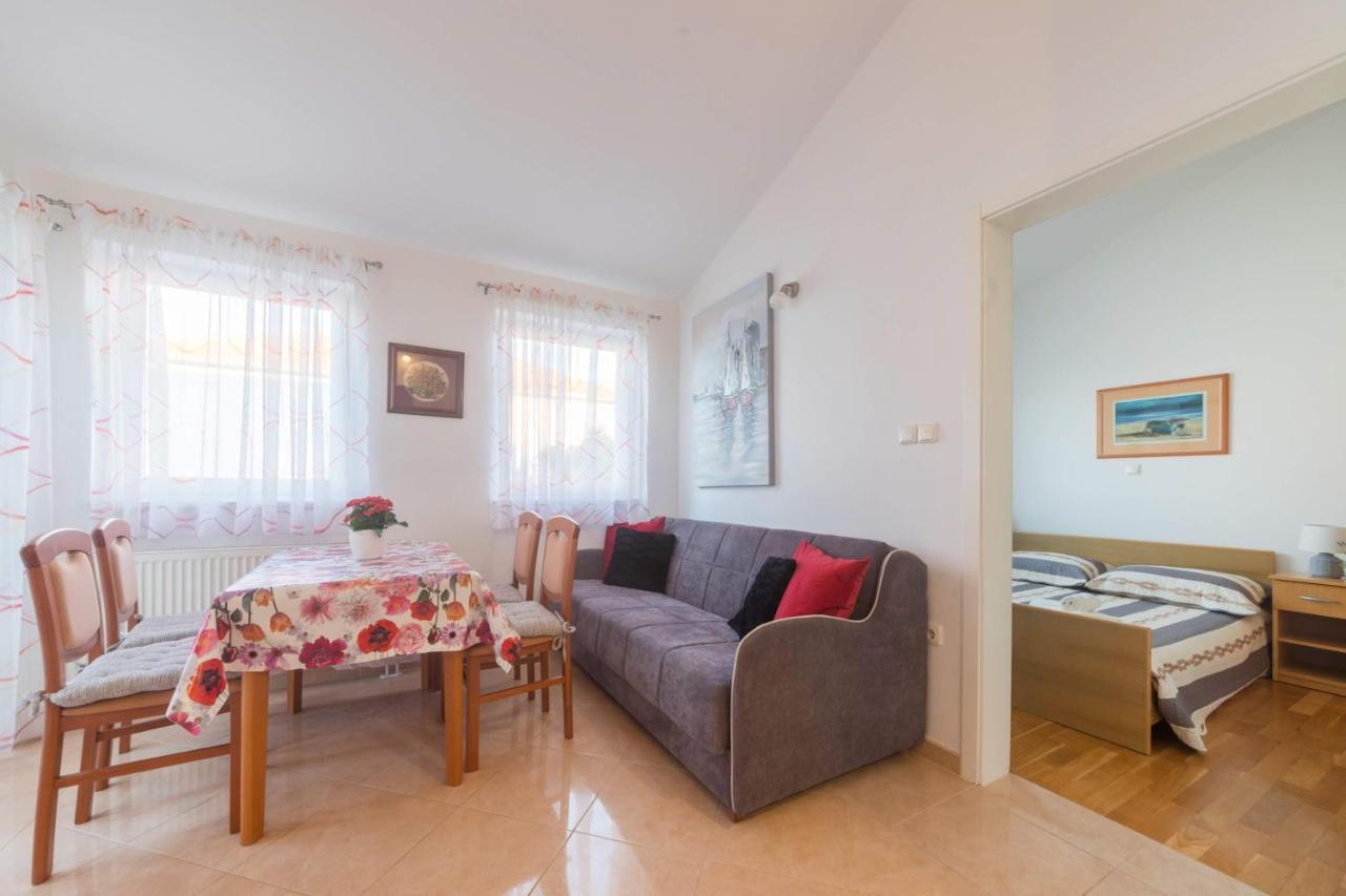Apartmani Lenka Ugljan Zewnętrze zdjęcie