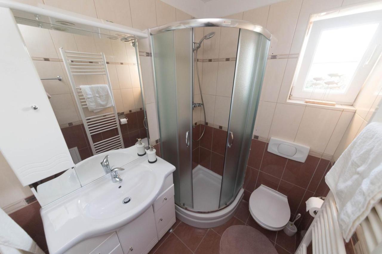 Apartmani Lenka Ugljan Zewnętrze zdjęcie